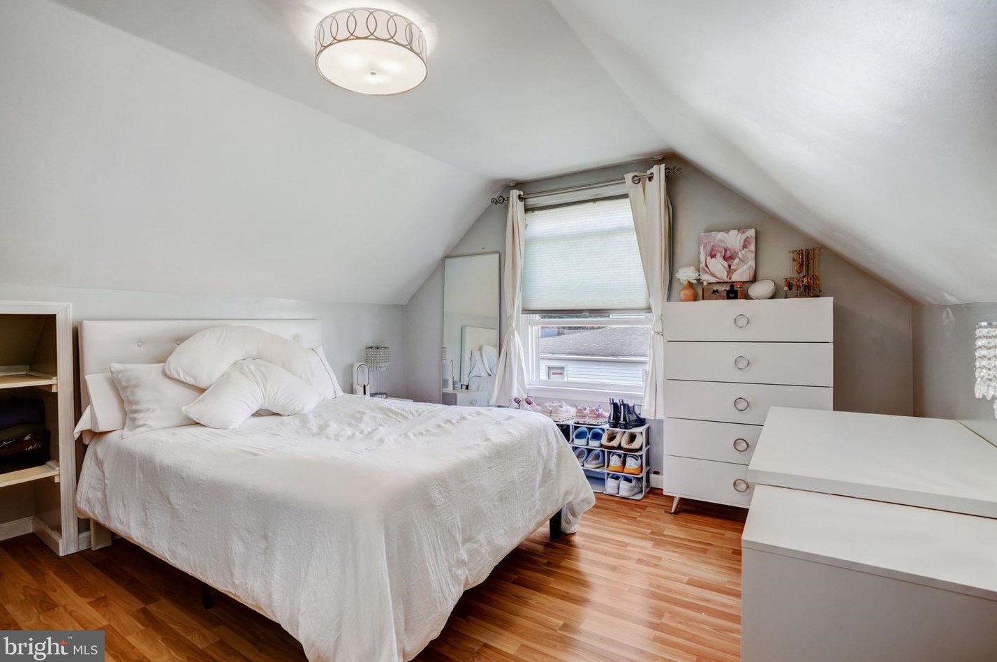 8716 Sagamore Rd, Philadelphia PA 19128-1119 exterior