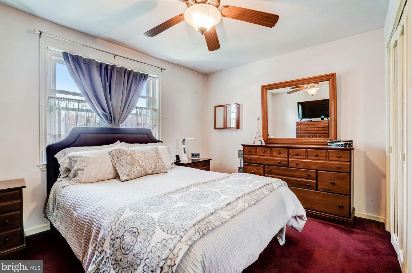 8716 Sagamore Rd, Philadelphia PA 19128-1119 exterior