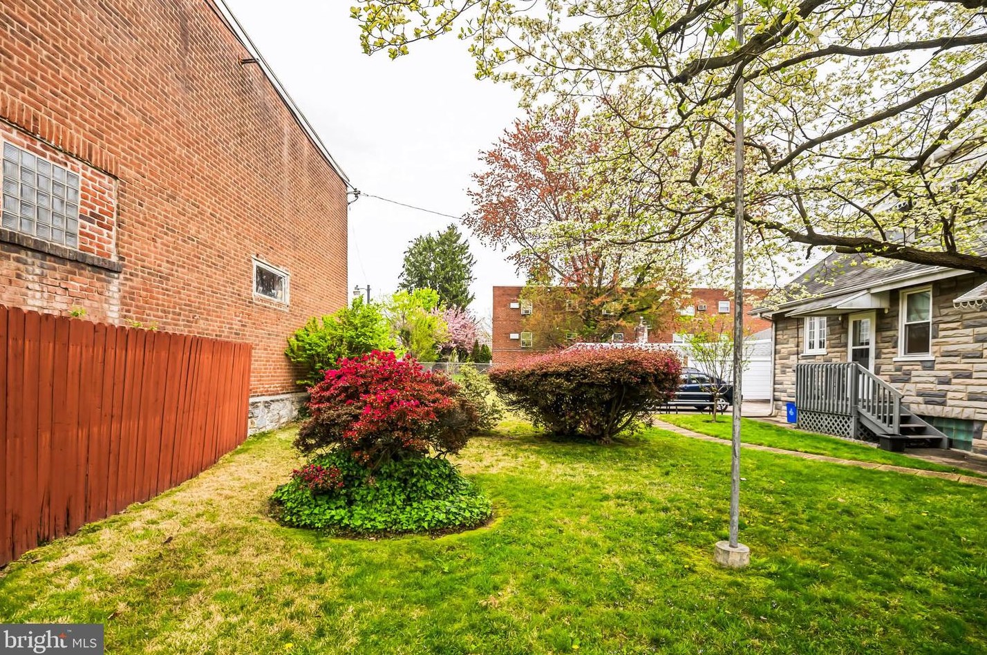 4137 Howell St, Philadelphia PA 19135-3913 exterior