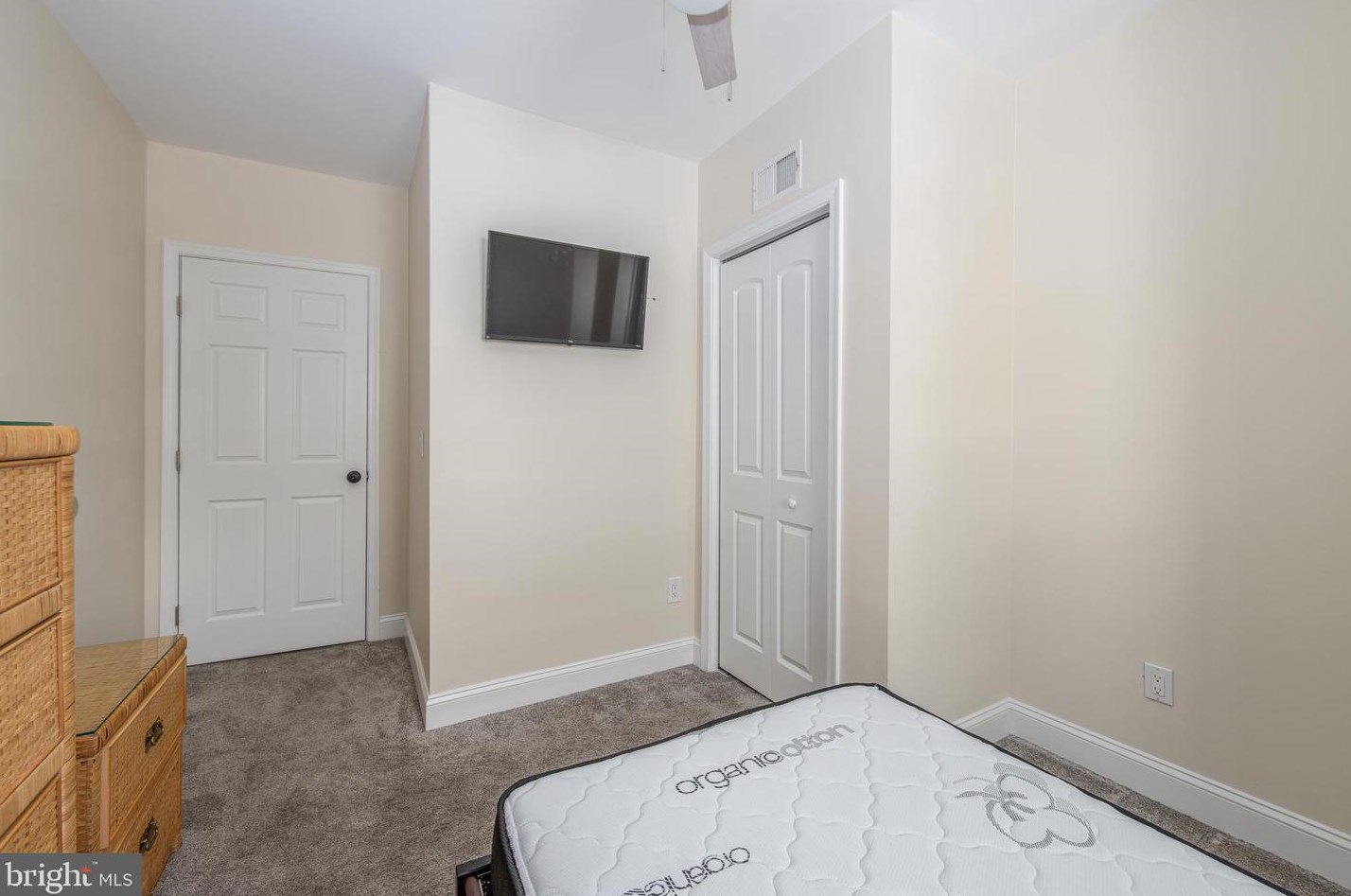 427 Ritner St, Philadelphia PA  19148-3924 exterior