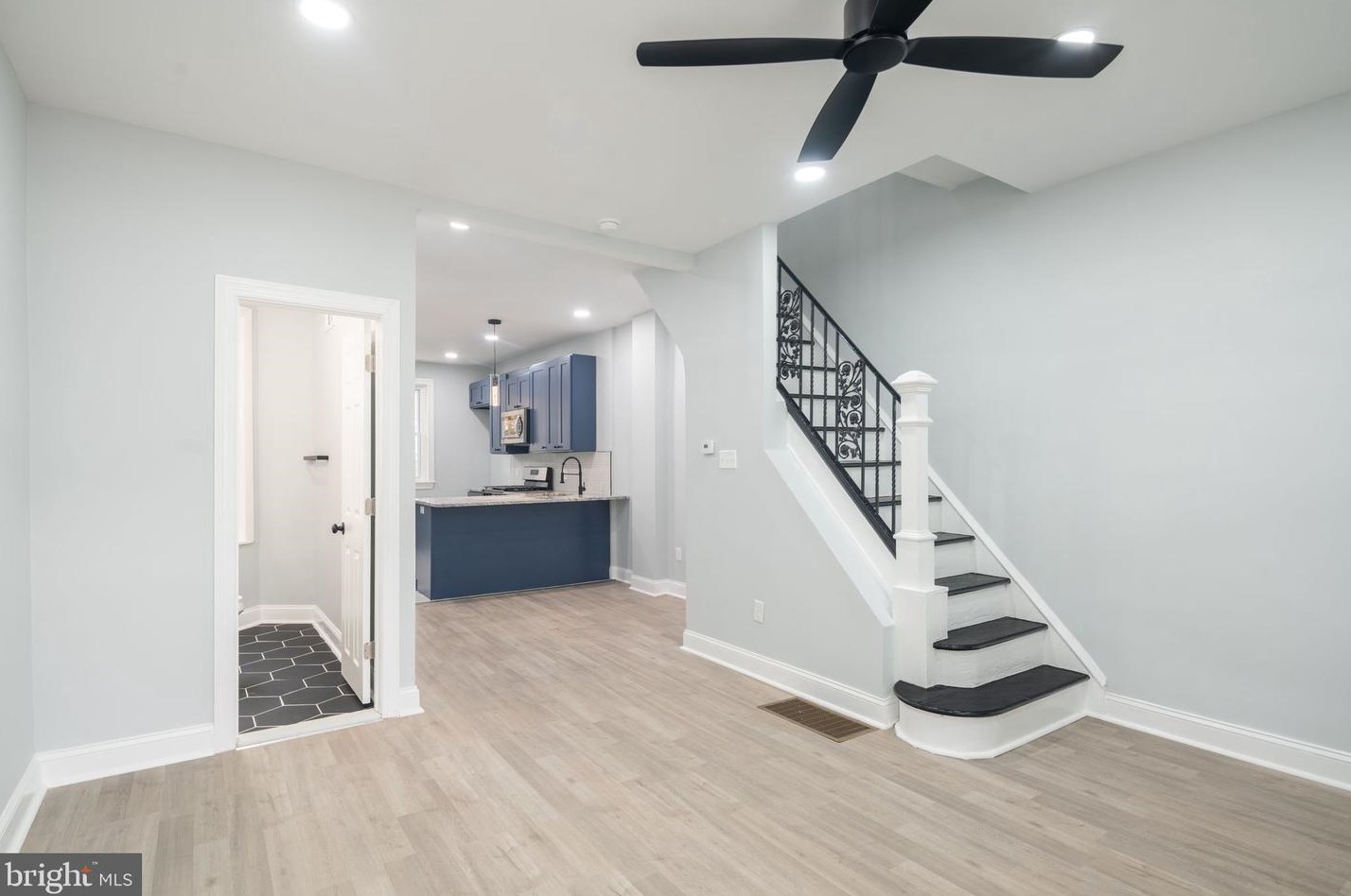 5945 Walton Ave, Philadelphia PA  19143-2411 exterior