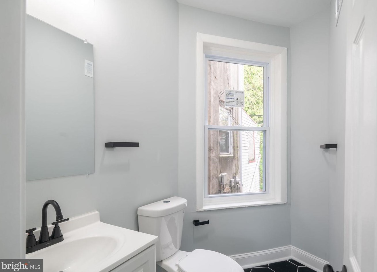 5945 Walton Ave, Philadelphia PA  19143-2411 exterior