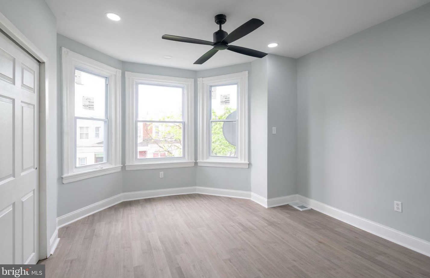 5945 Walton Ave, Philadelphia PA  19143-2411 exterior