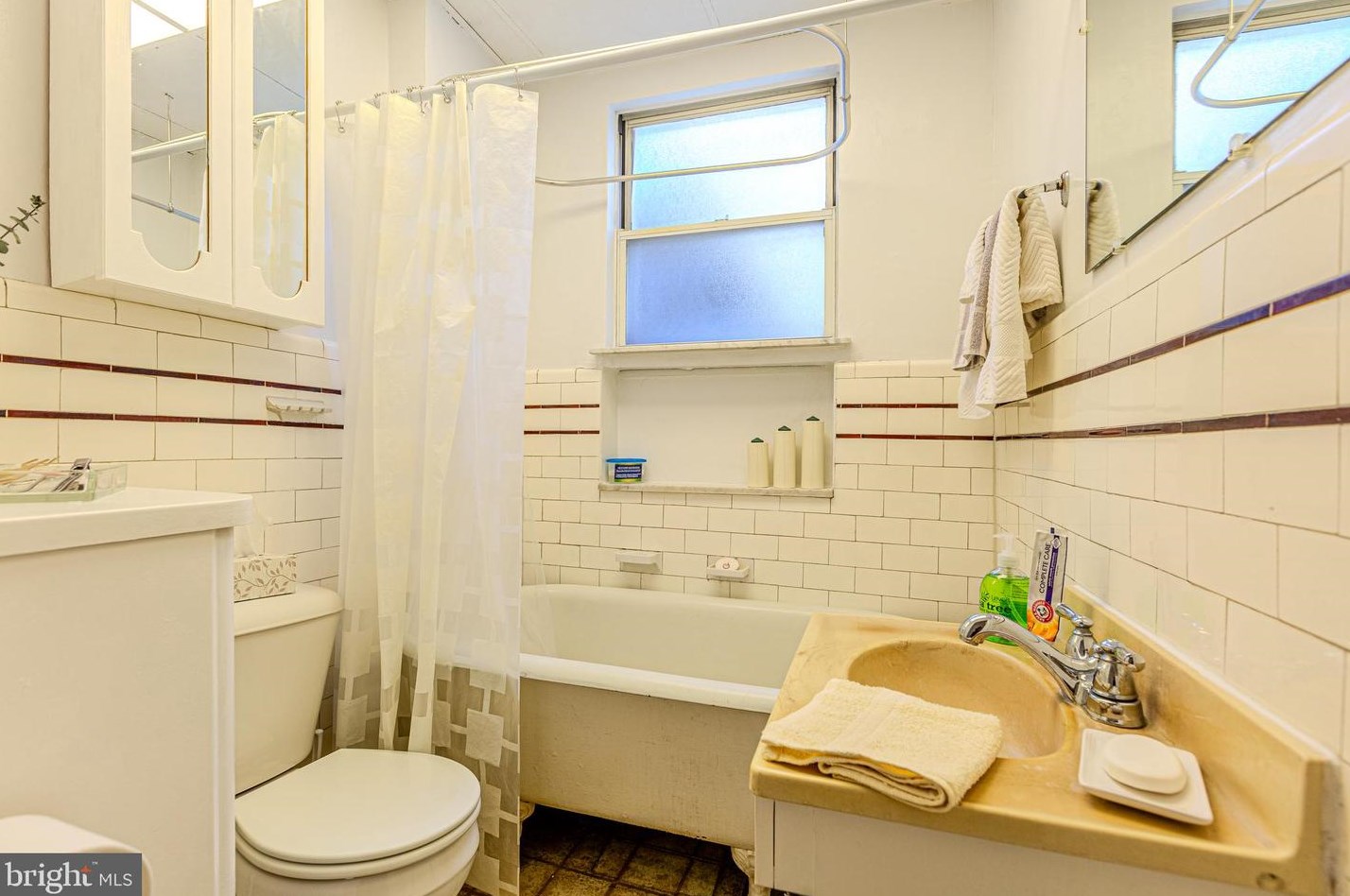 1117 Tree St, Philadelphia PA 19148-3020 exterior