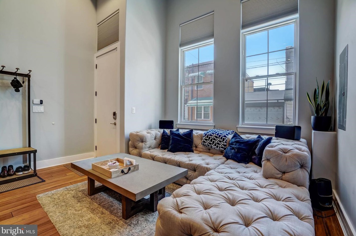 637 Mcclellan St, Philadelphia PA  19148-1710 exterior