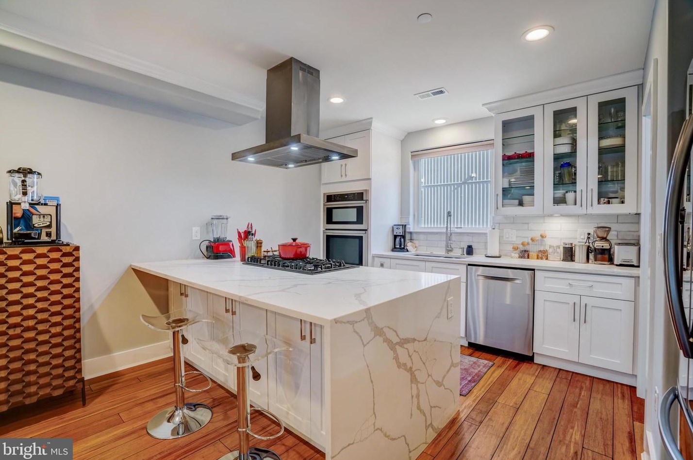 637 Mcclellan St, Philadelphia PA  19148-1710 exterior