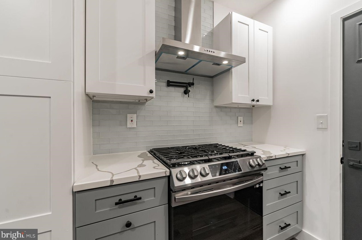 1525 Lambert St, Philadelphia PA  19146-4519 exterior