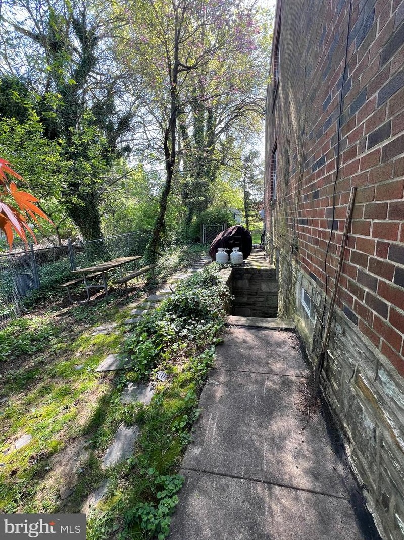 7539 Rising Sun Ave, Philadelphia PA 19111-3635 exterior