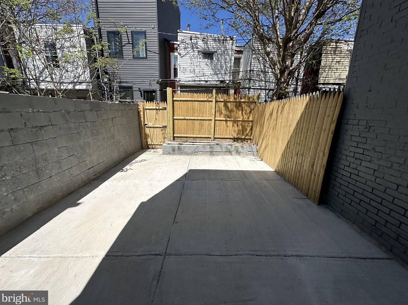 2135 Moore St, Philadelphia PA  19145-1914 exterior
