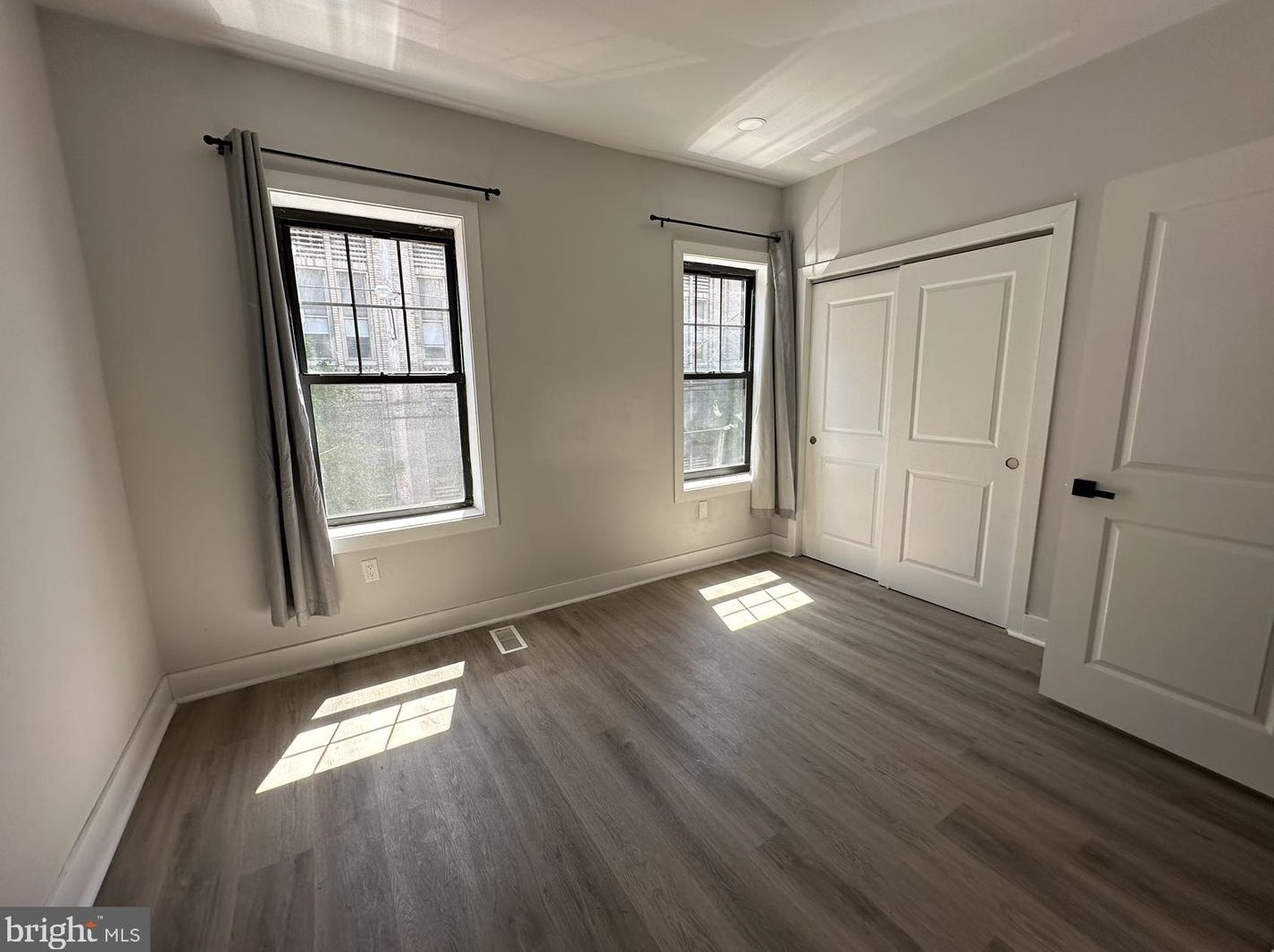 2135 Moore St, Philadelphia PA  19145-1914 exterior