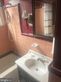 7519 Dicks Ave, Philadelphia PA 19153-1815 exterior