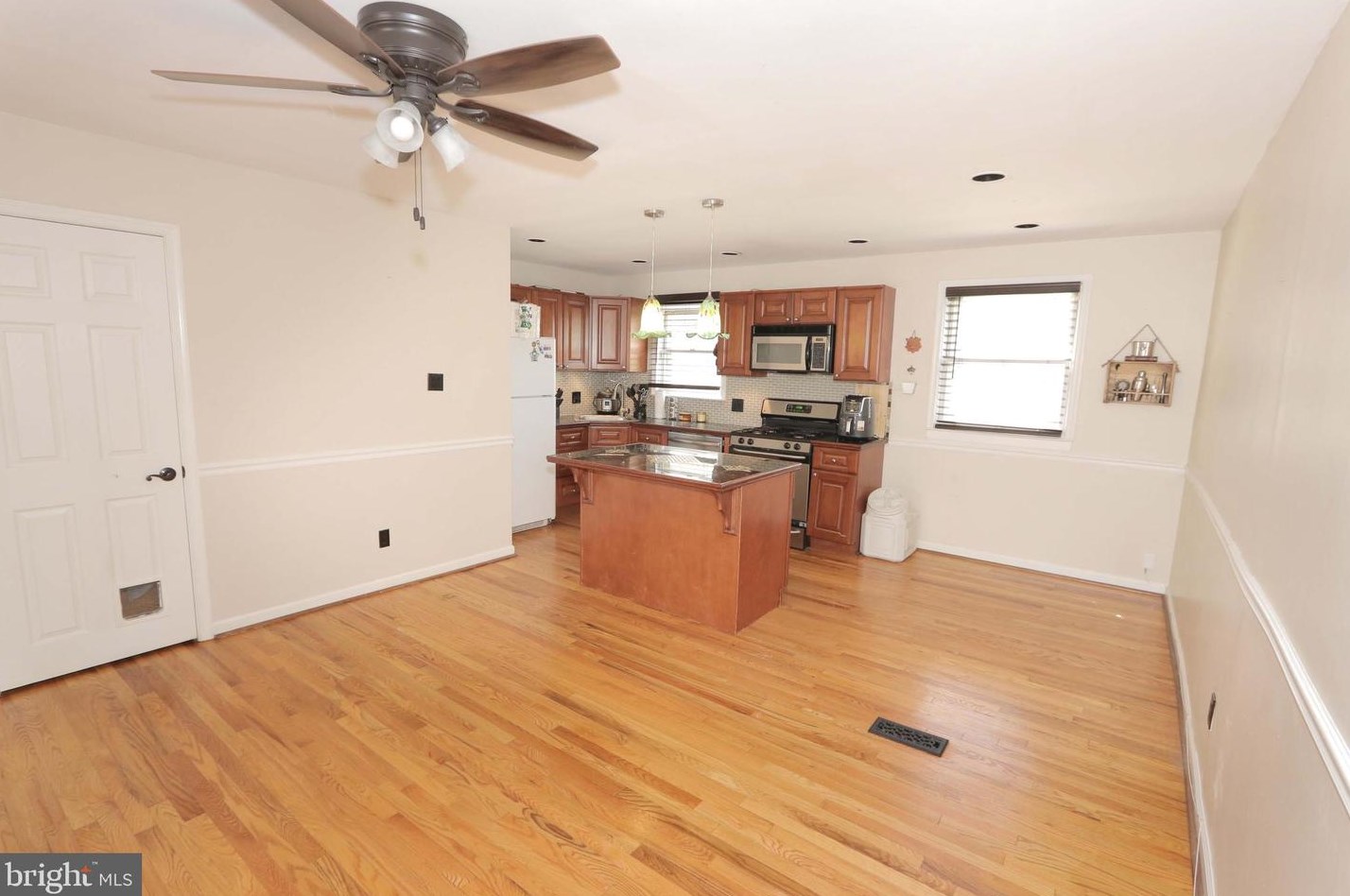 3714 Bellaire Rd, Philadelphia PA  19154-3011 exterior