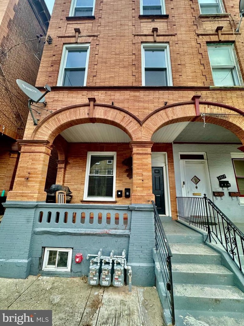 1919 32nd St, Philadelphia PA  19121-1705 exterior