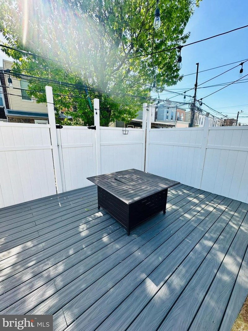 2758 Plum St, Philadelphia PA  19137-1606 exterior