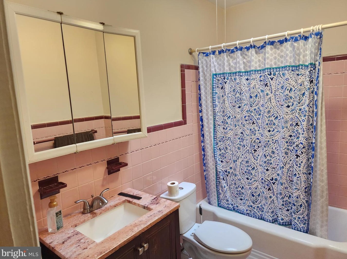 4017 Dexter St, Philadelphia PA 19128-5219 exterior