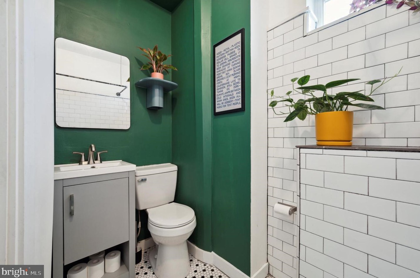 1820 Mcclellan St, Philadelphia PA 19145-2111 exterior