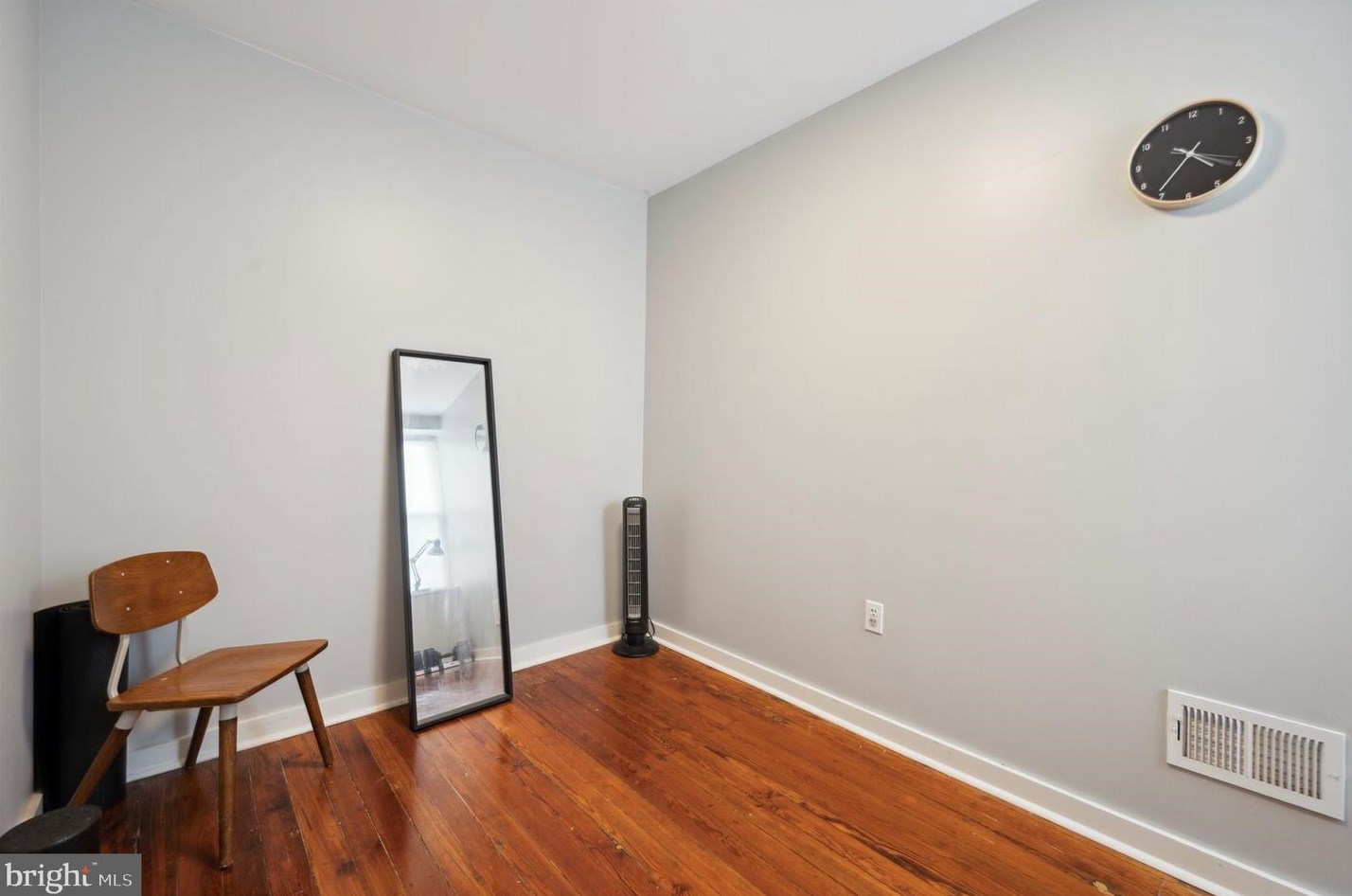 1820 Mcclellan St, Philadelphia PA 19145-2111 exterior