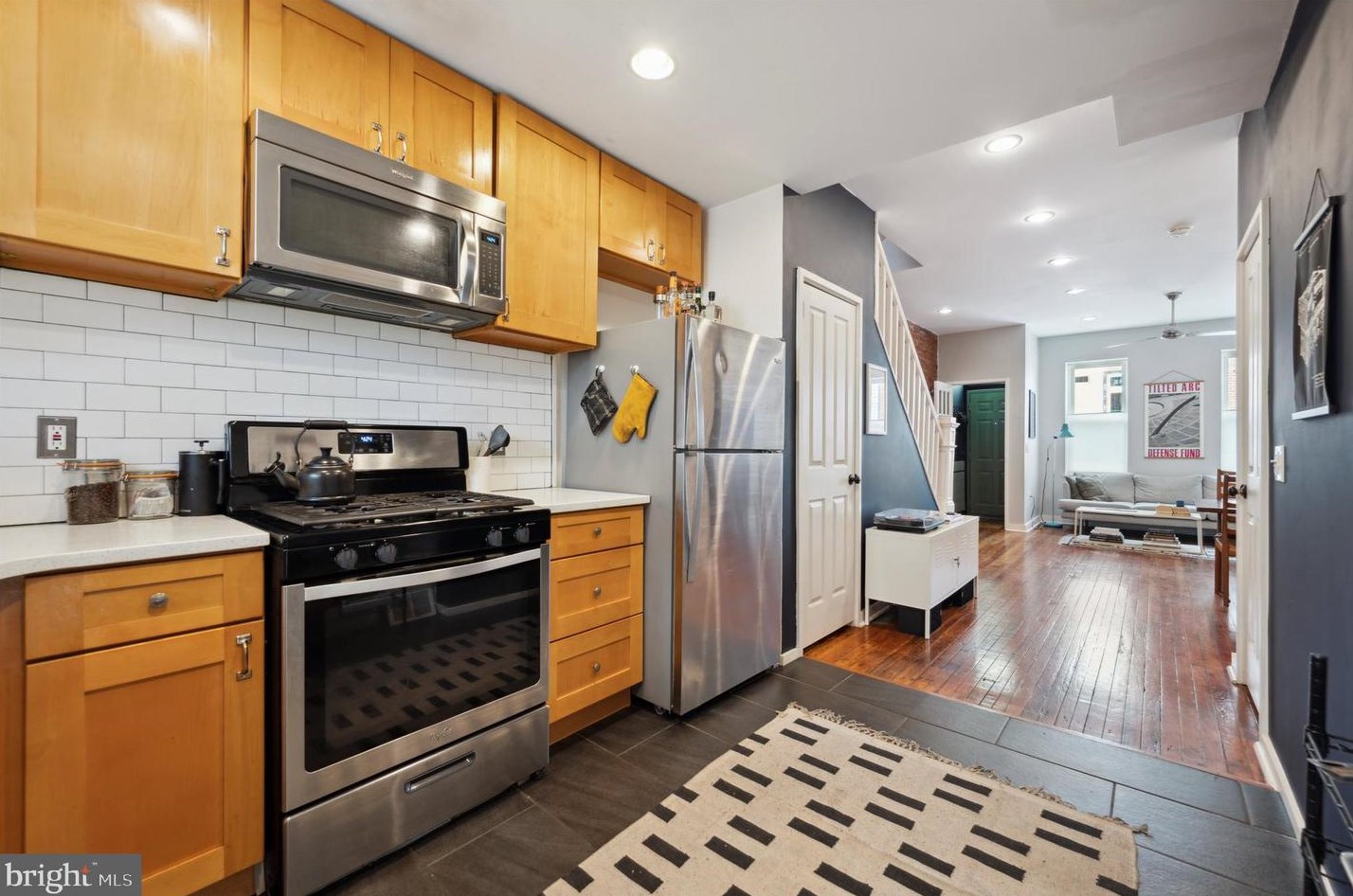 1820 Mcclellan St, Philadelphia PA 19145-2111 exterior