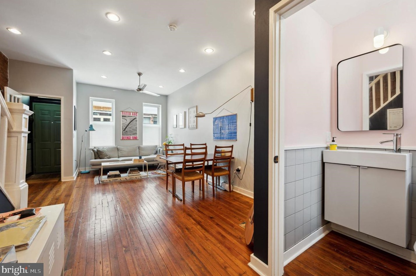 1820 Mcclellan St, Philadelphia PA 19145-2111 exterior