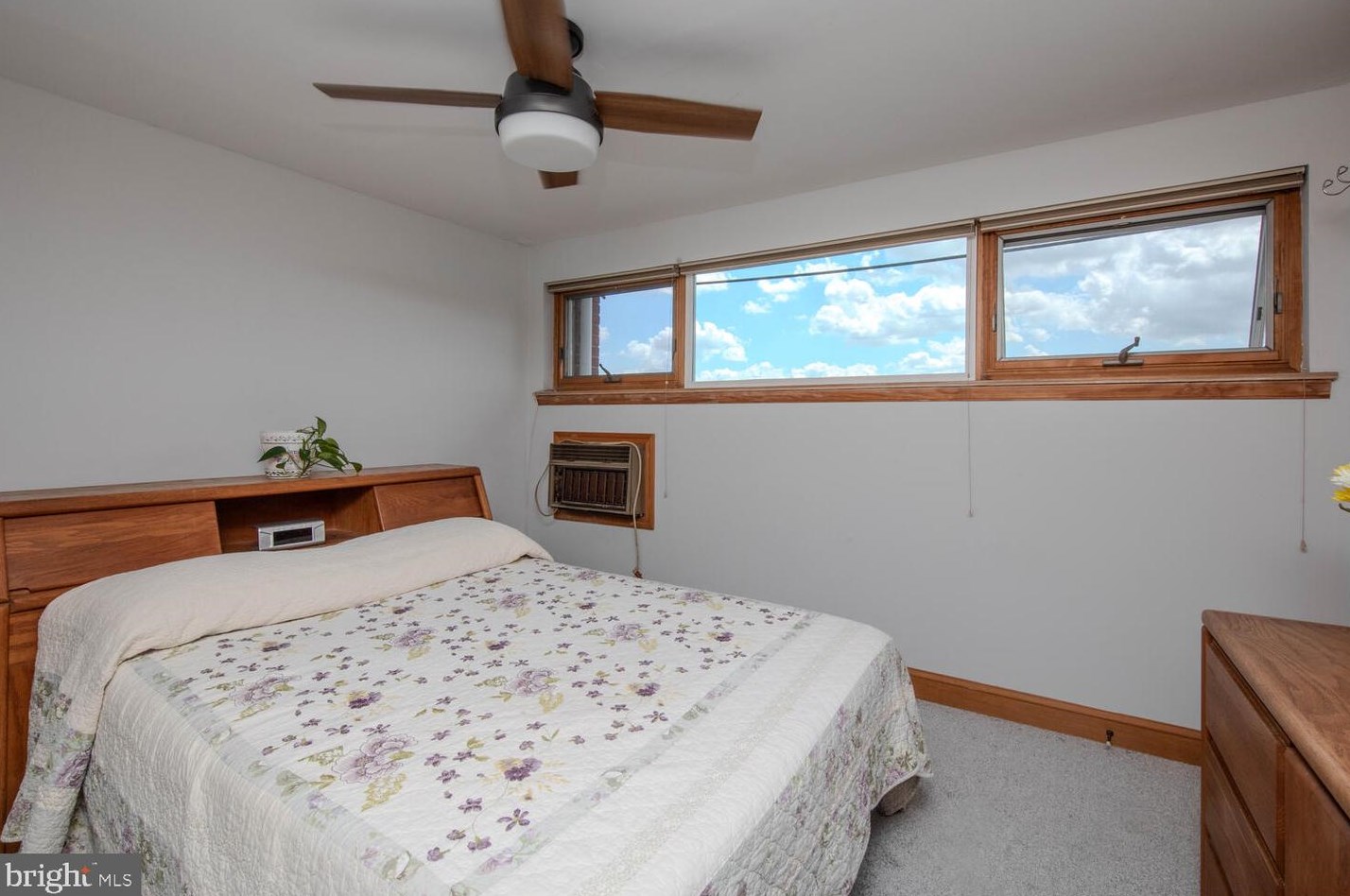 3606 Merrick Rd, Philadelphia PA 19129-1615 exterior