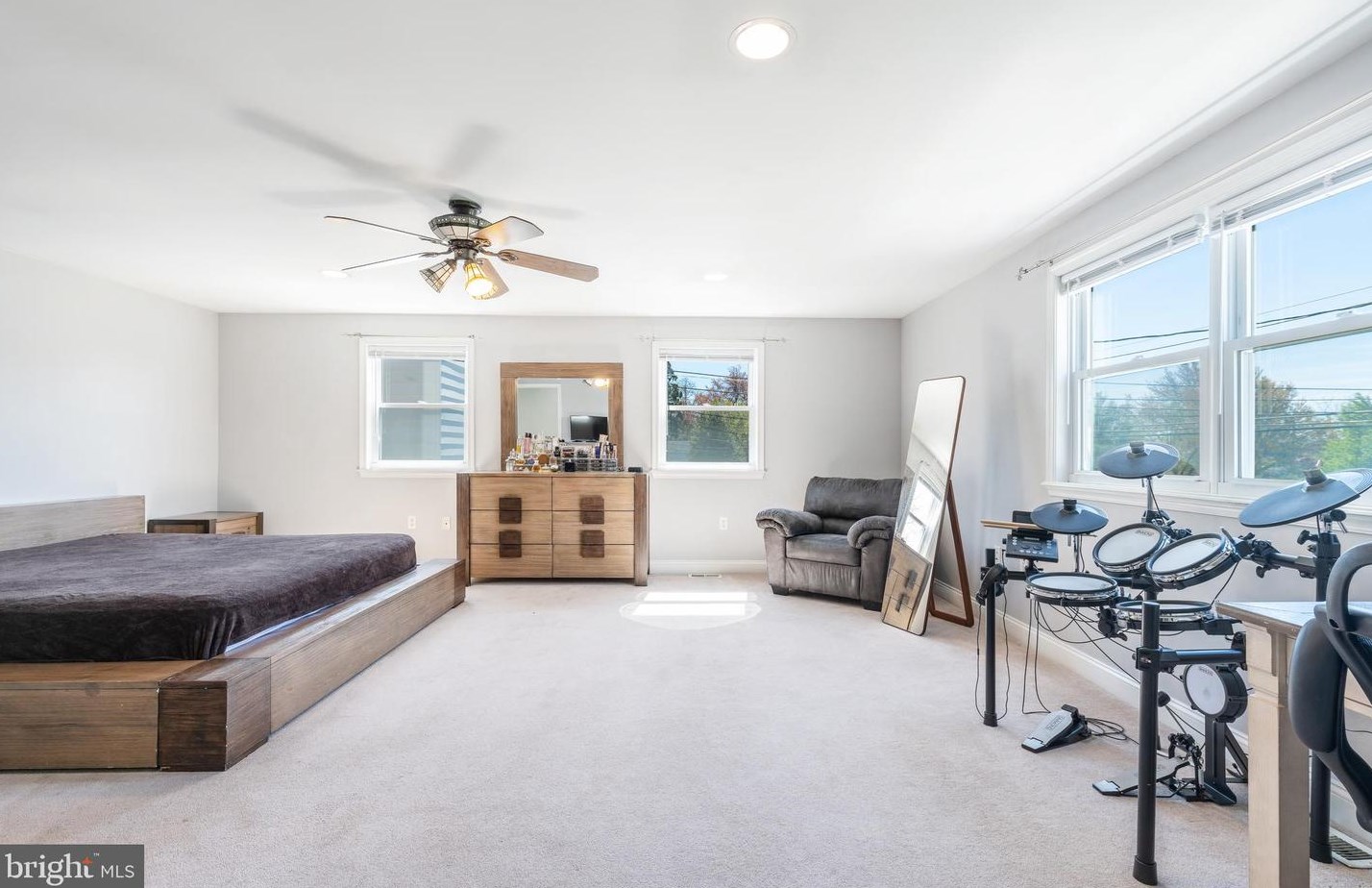 1112 Norwalk Rd, Philadelphia PA 19115-2512 exterior