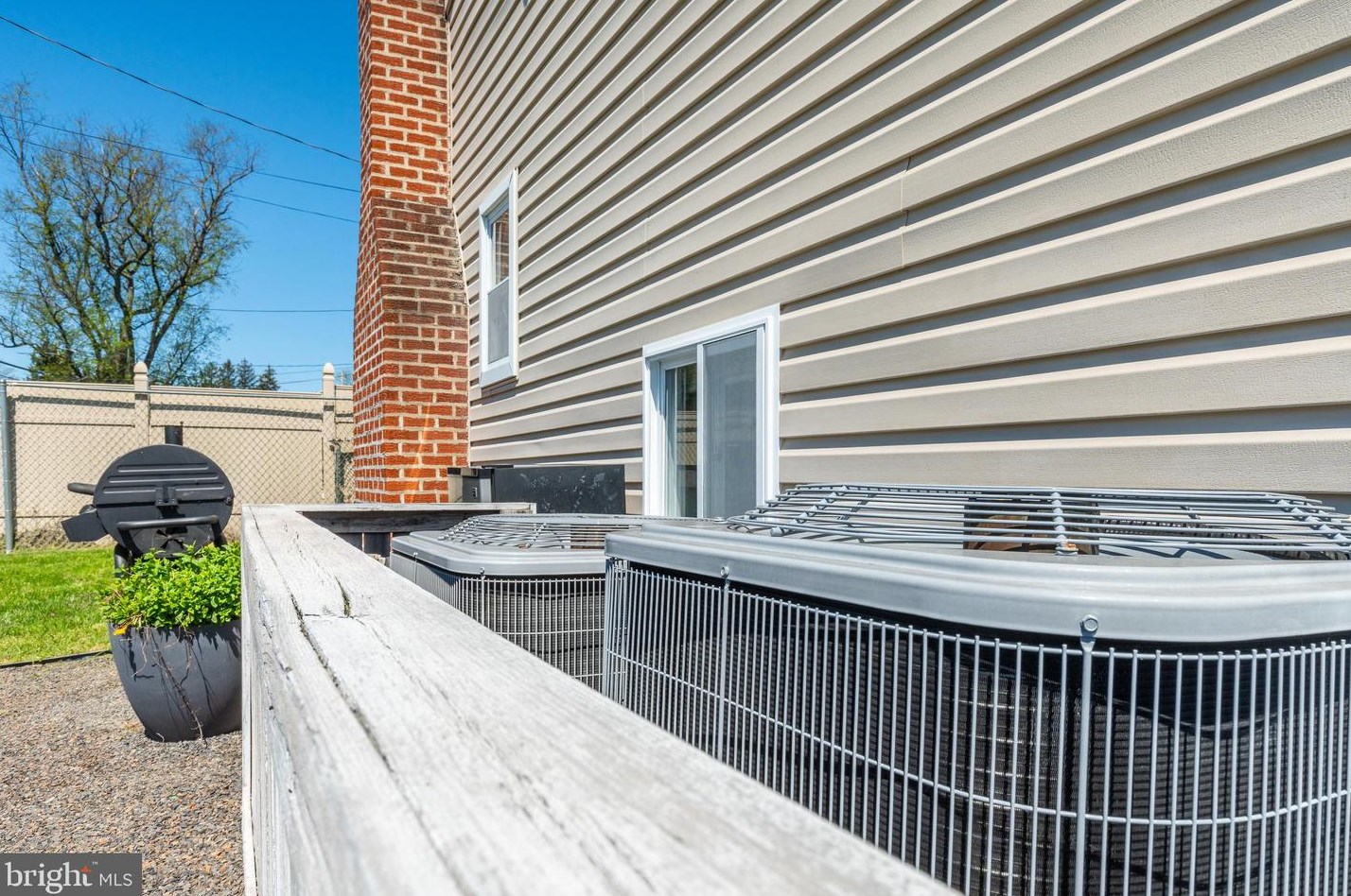 1112 Norwalk Rd, Philadelphia PA 19115-2512 exterior