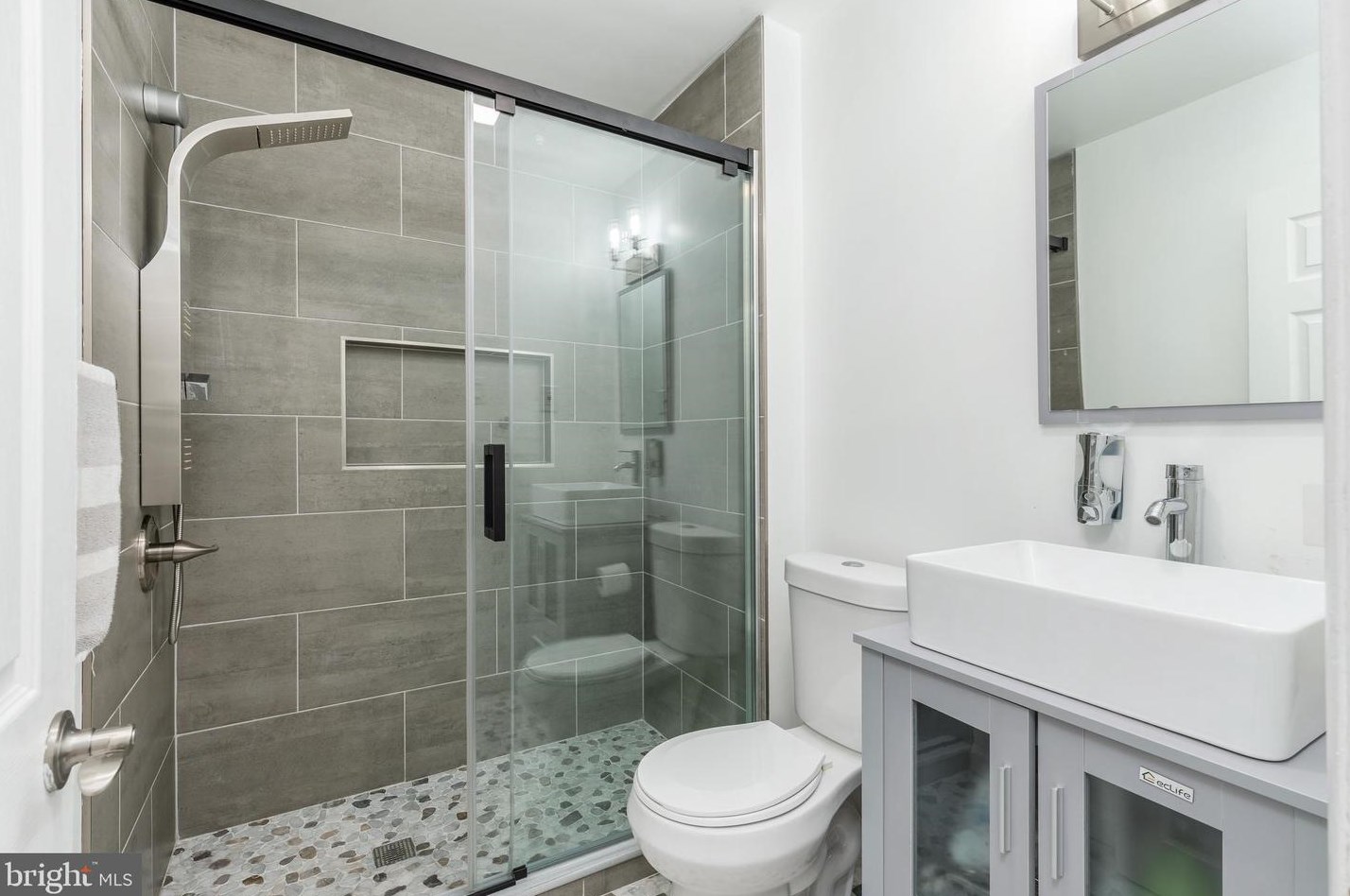 1112 Norwalk Rd, Philadelphia PA 19115-2512 exterior