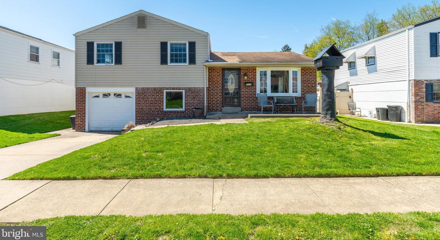 1112 Norwalk Rd, Philadelphia PA 19115-2512 exterior