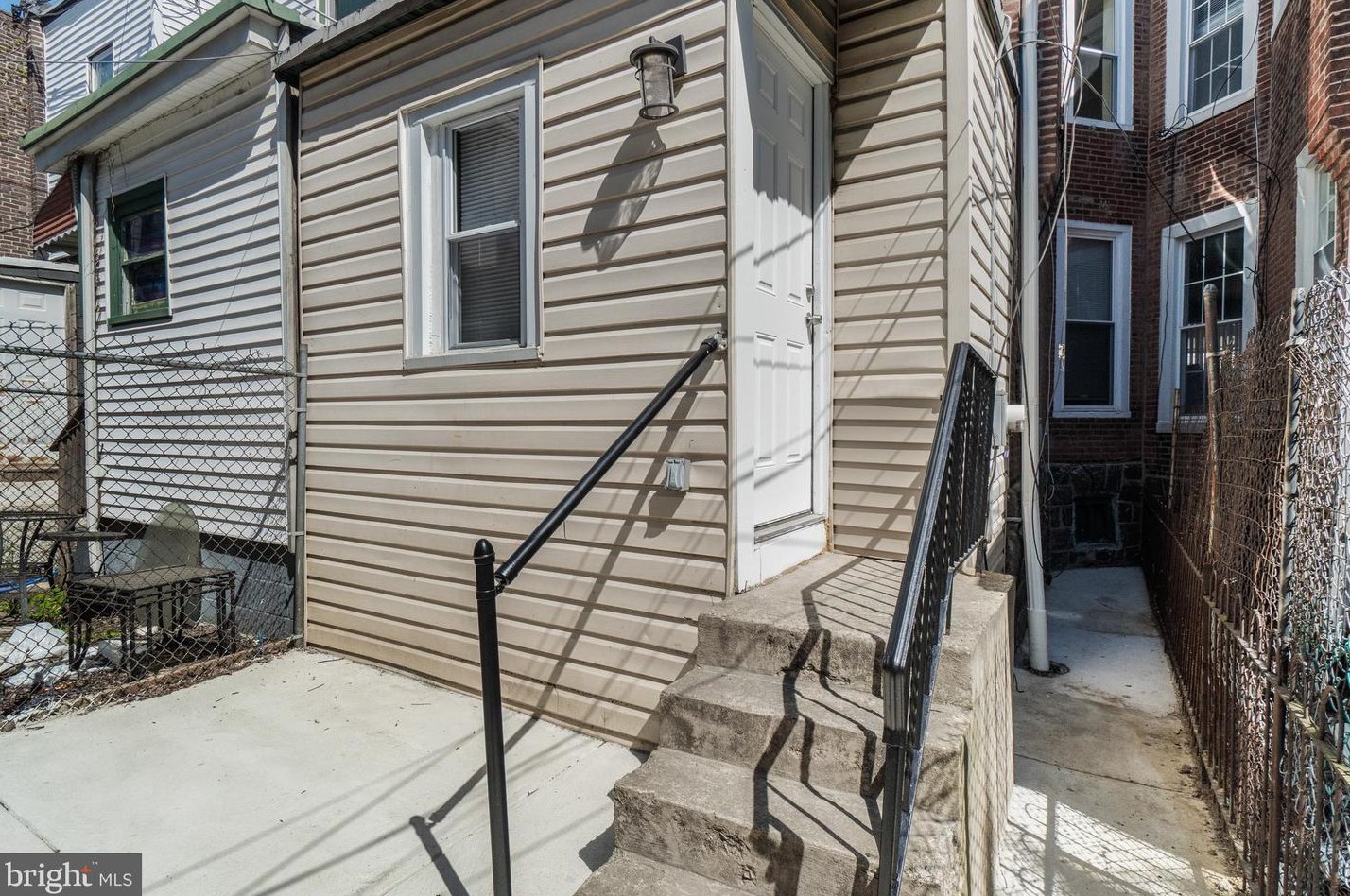 5952 Osage Ave, Philadelphia PA  19143-1120 exterior
