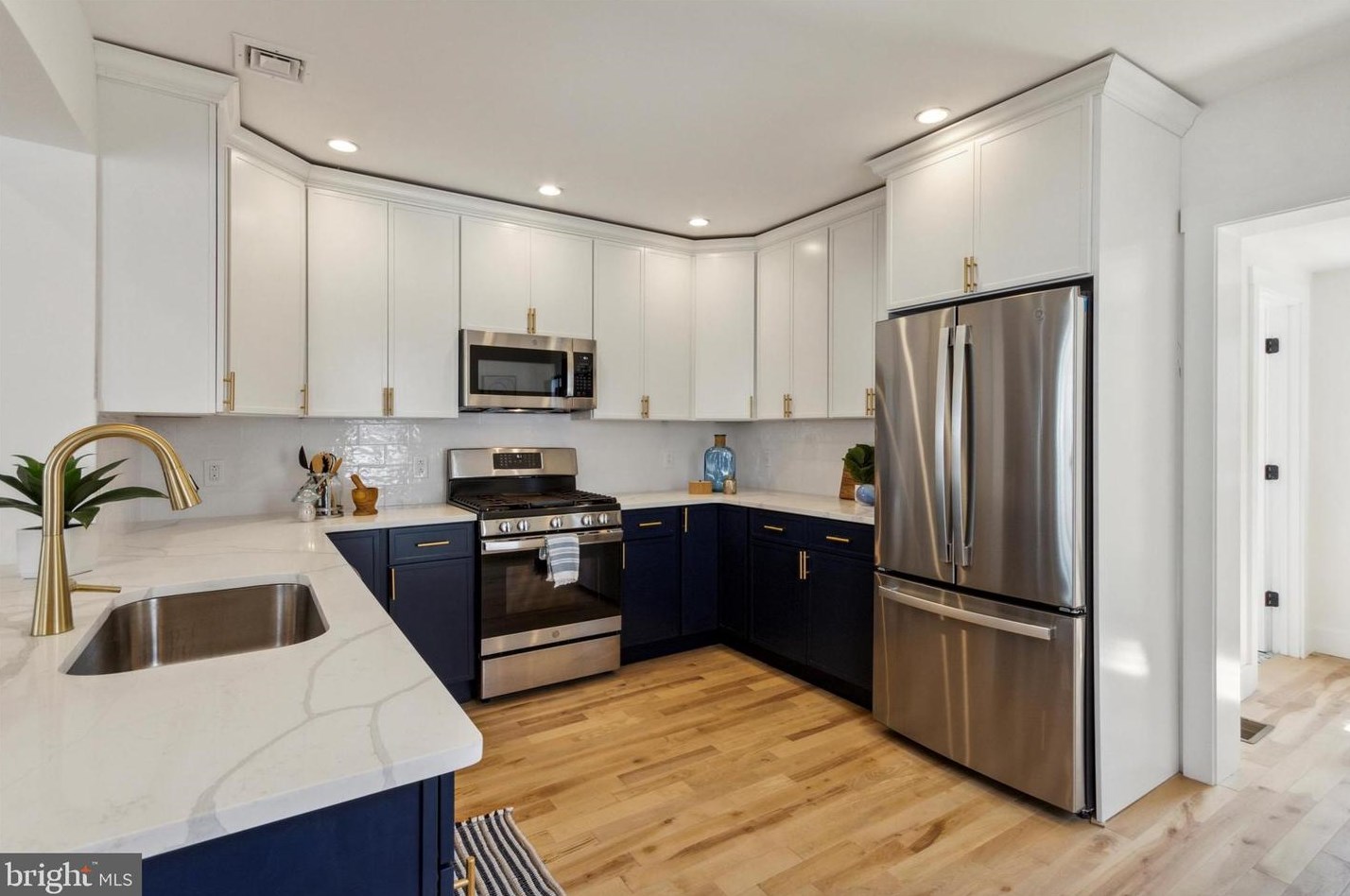 4526 Mitchell St, Philadelphia PA  19128-3318 exterior