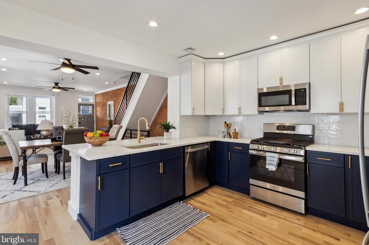 4526 Mitchell St, Philadelphia PA  19128-3318 exterior