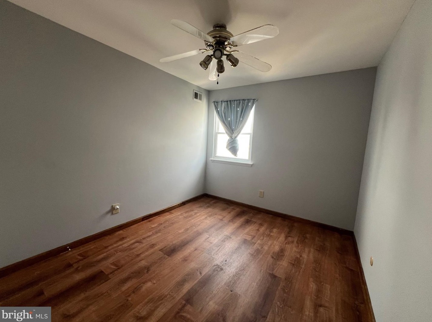 9946 Wingtip Rd, Philadelphia PA 19115-1708 exterior