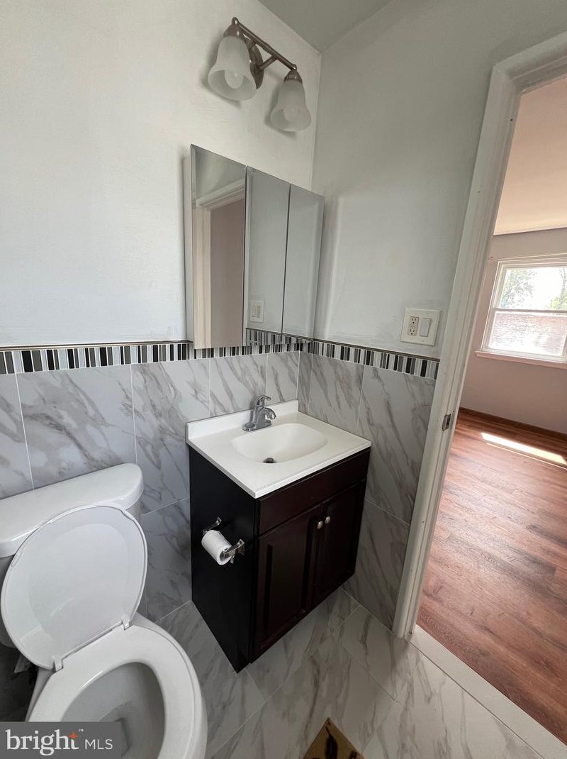 9946 Wingtip Rd, Philadelphia PA 19115-1708 exterior