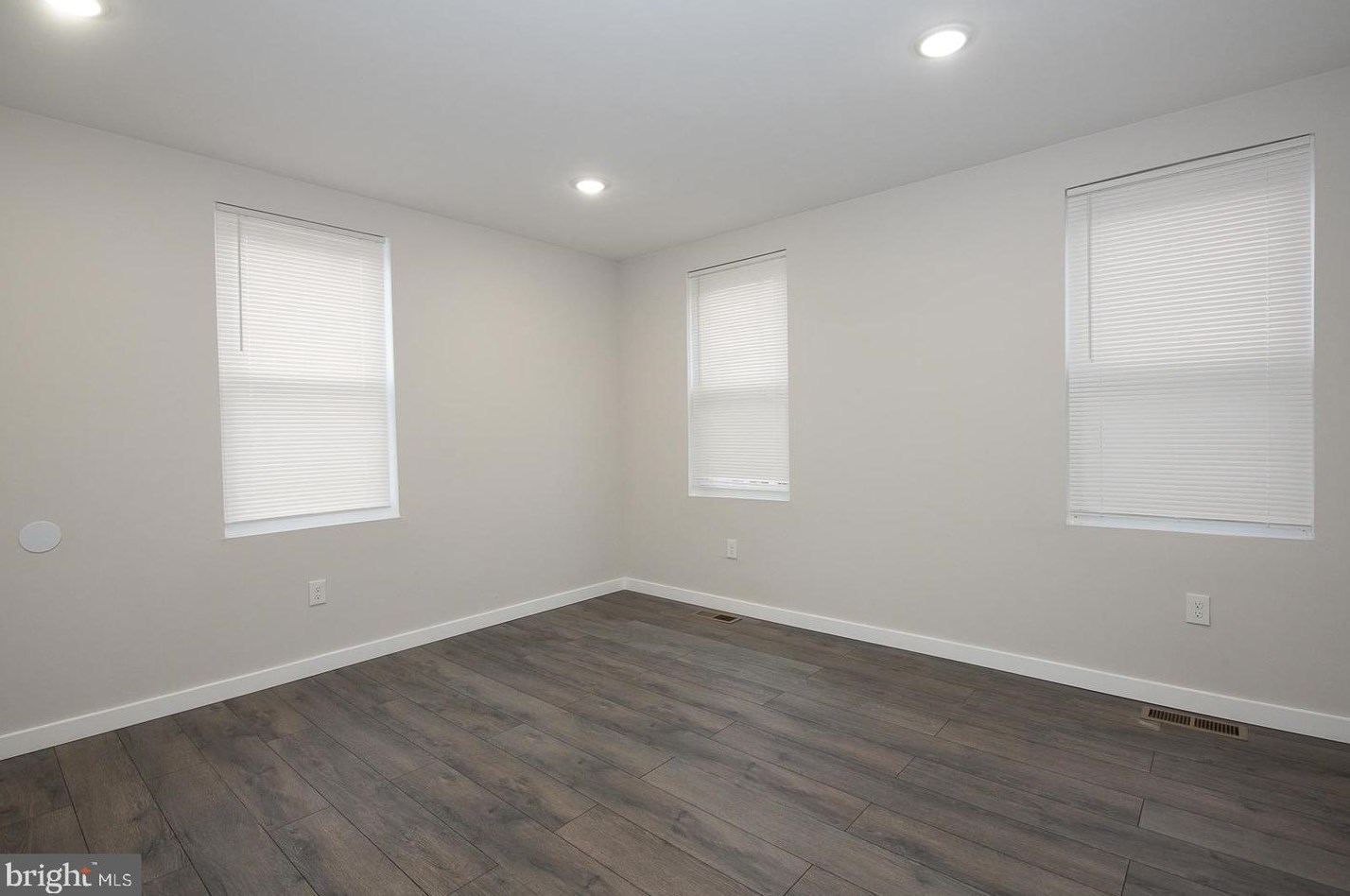 5836 Springfield Ave, Philadelphia PA  19143-5228 exterior