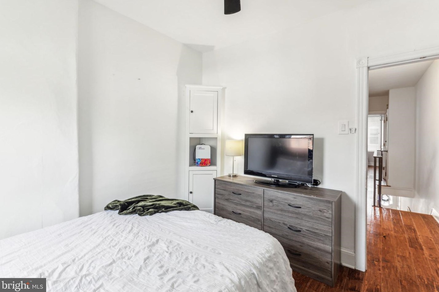 2420 Lambert St, Philadelphia PA  19145-4212 exterior