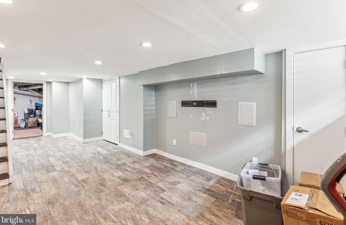 2420 Lambert St, Philadelphia PA  19145-4212 exterior