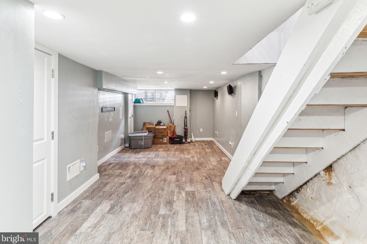 2420 Lambert St, Philadelphia PA  19145-4212 exterior