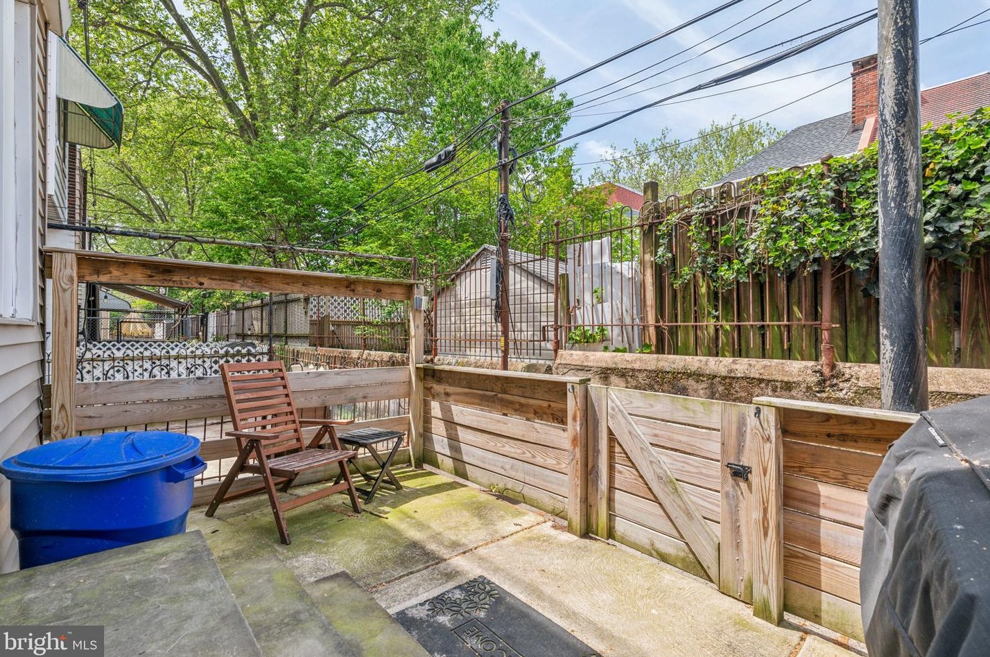 2420 Lambert St, Philadelphia PA  19145-4212 exterior