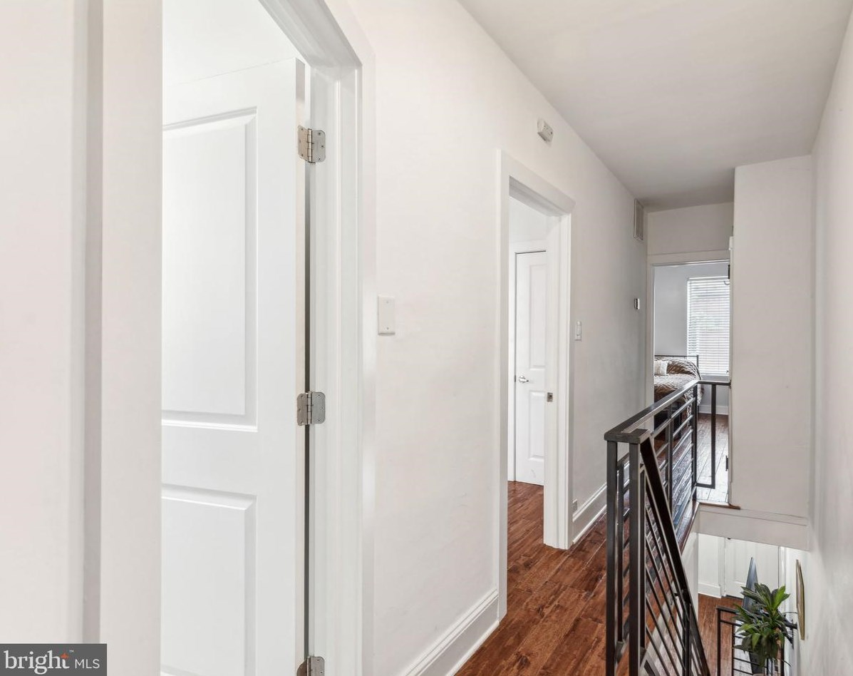 2420 Lambert St, Philadelphia PA  19145-4212 exterior