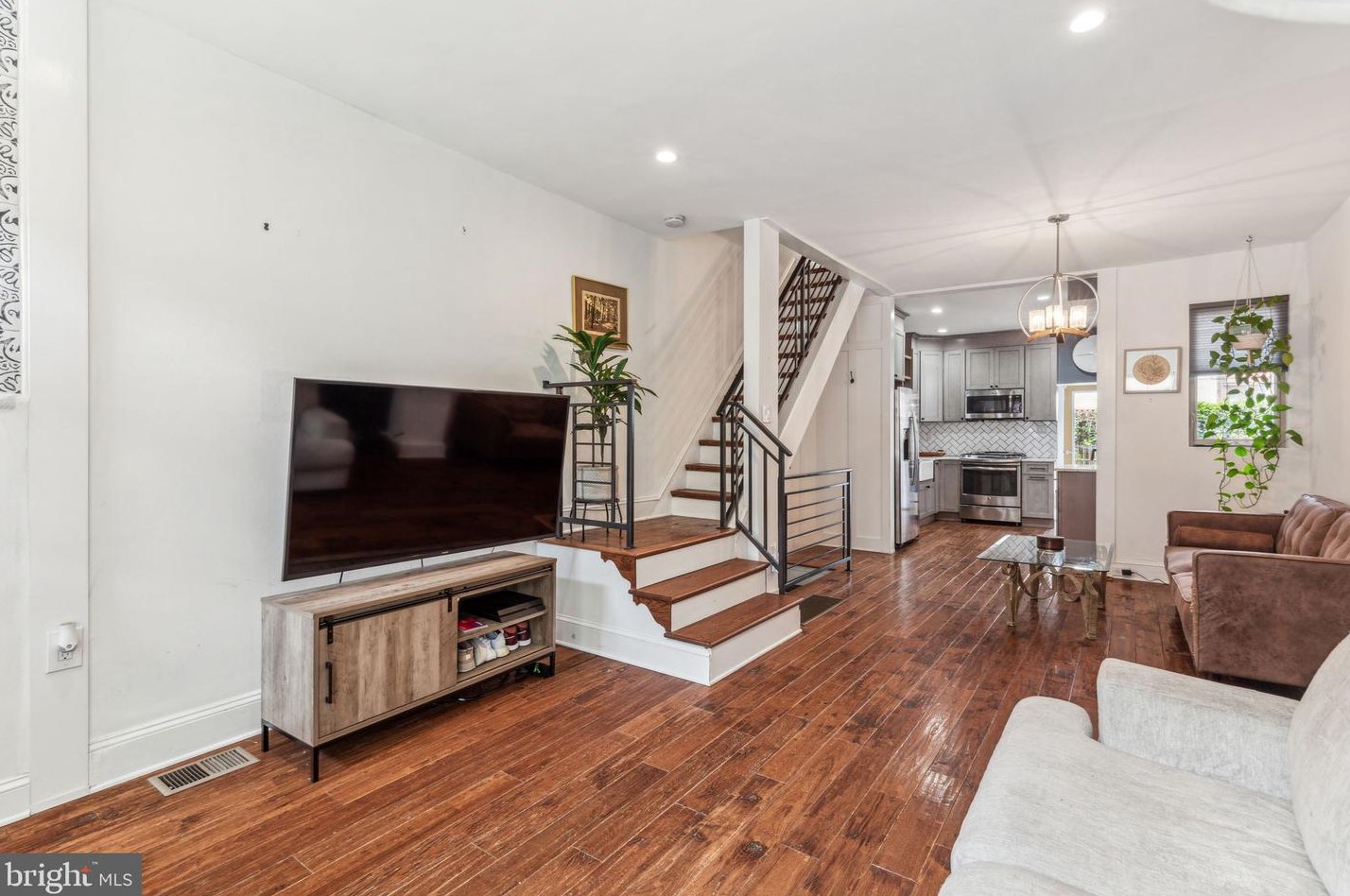 2420 Lambert St, Philadelphia PA  19145-4212 exterior