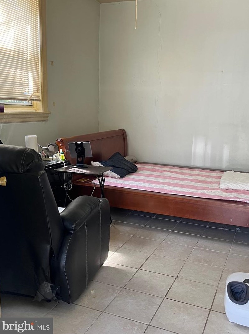 3315 Park Ave, Philadelphia PA  19140-5212 exterior