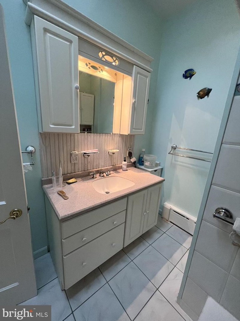 7323 Sackett St, Philadelphia PA 19152-4511 exterior