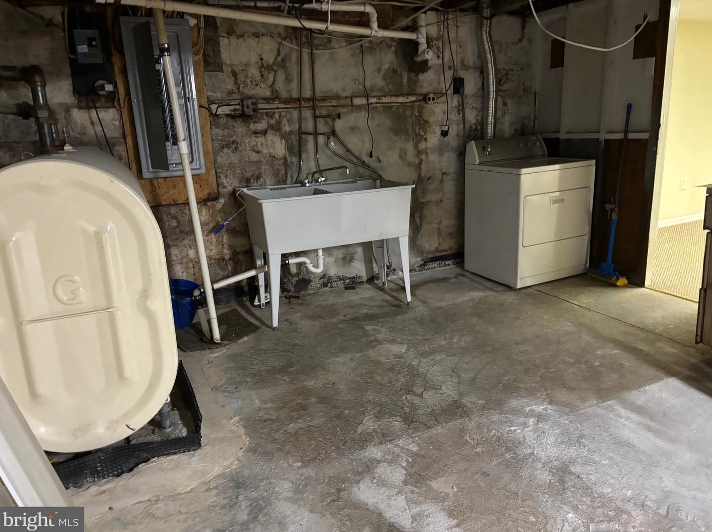 15141 Wayside Rd, Philadelphia PA 19116-1403 exterior