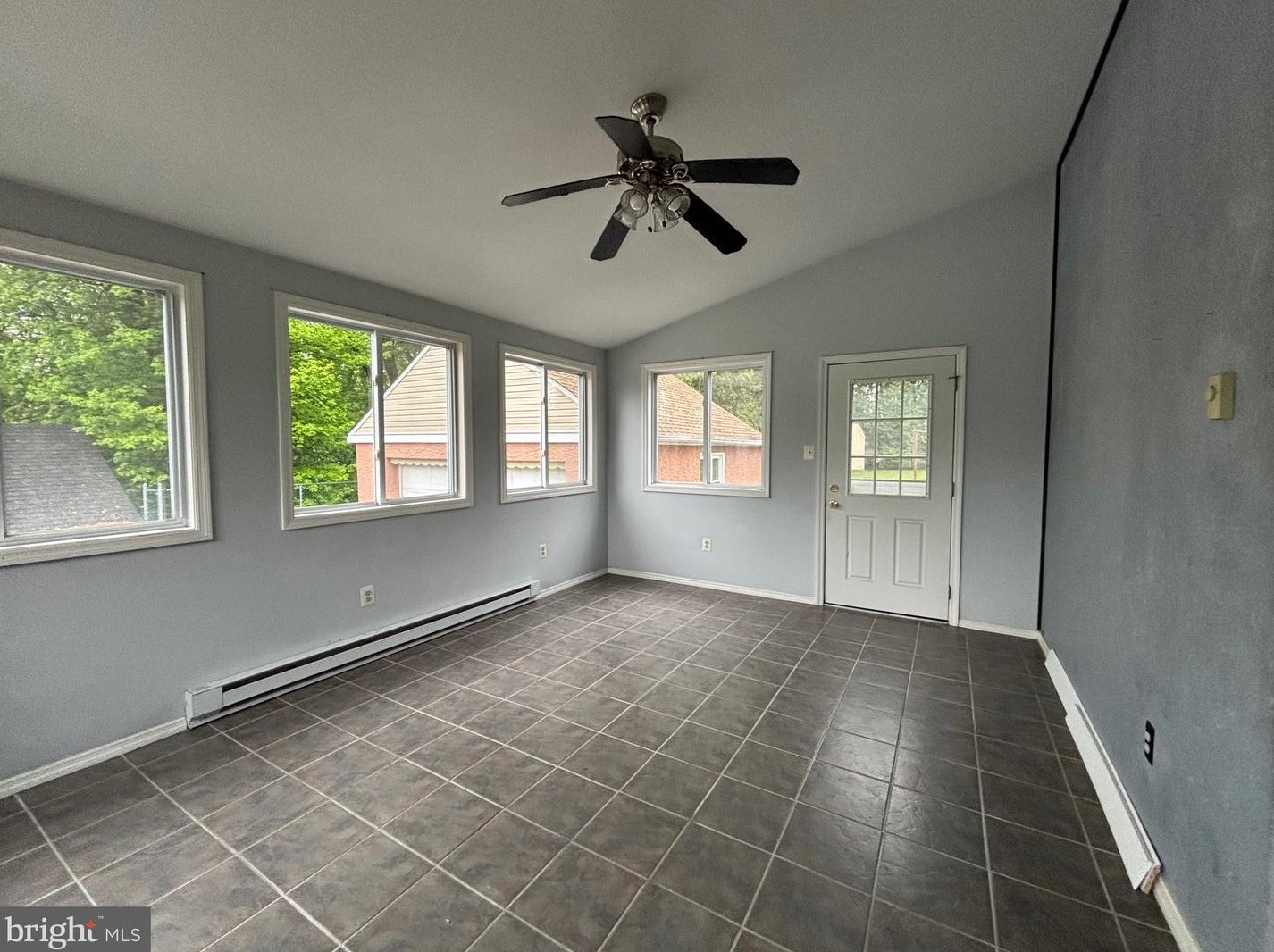 15141 Wayside Rd, Philadelphia PA 19116-1403 exterior