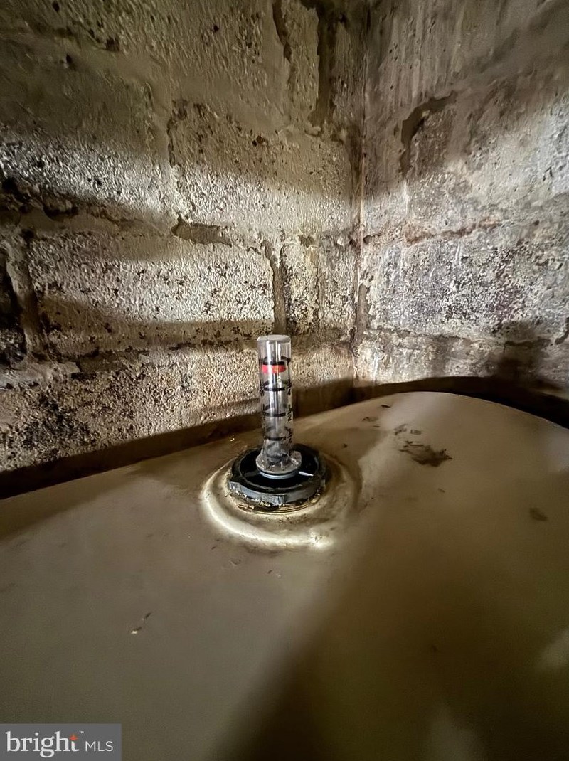 15141 Wayside Rd, Philadelphia PA 19116-1403 exterior