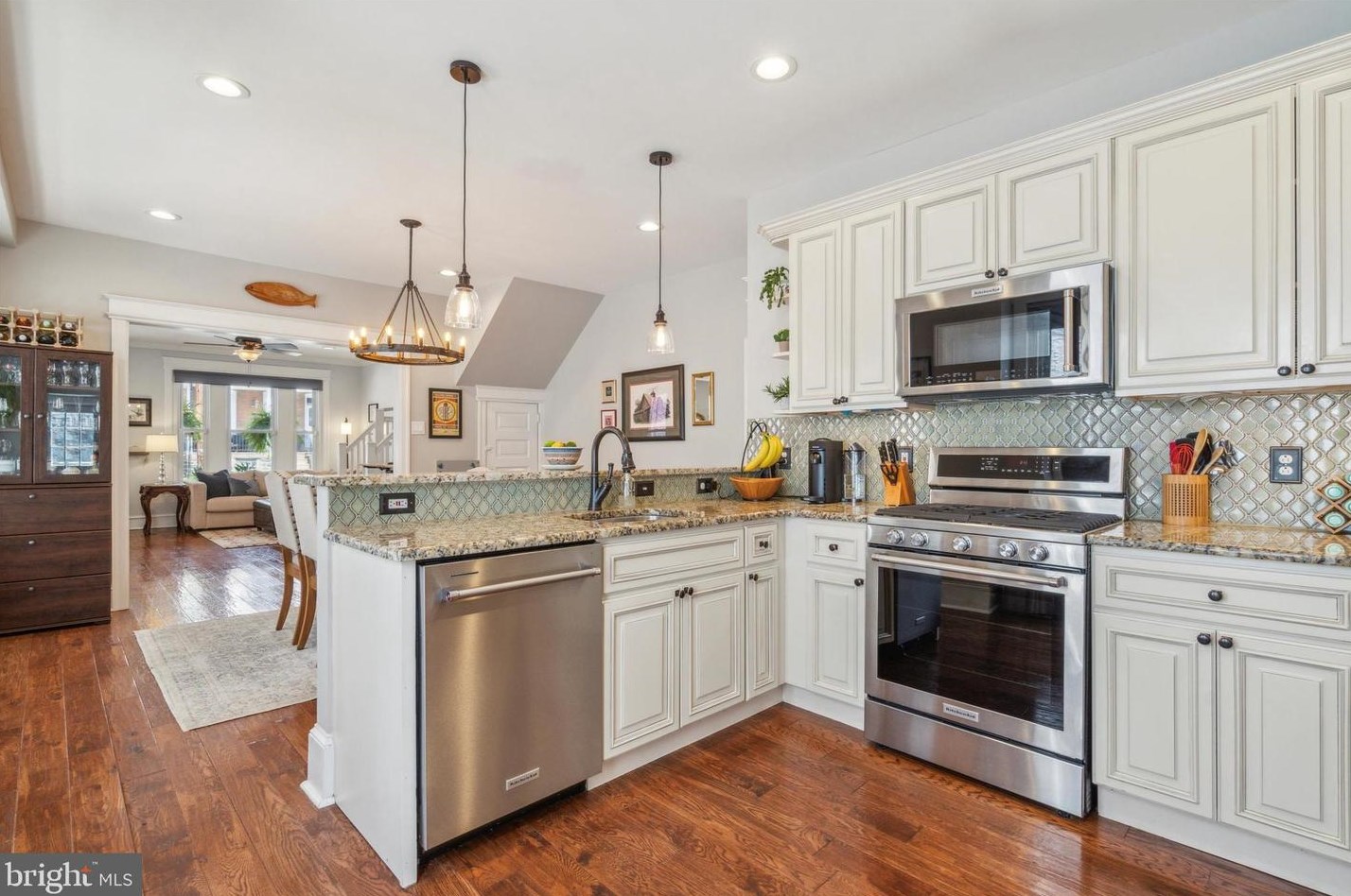 4350 Mitchell St, Philadelphia PA 19128-3425 exterior