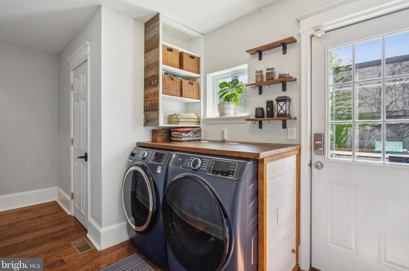 4350 Mitchell St, Philadelphia PA 19128-3425 exterior