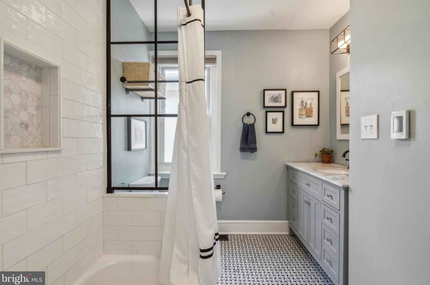 4350 Mitchell St, Philadelphia PA 19128-3425 exterior