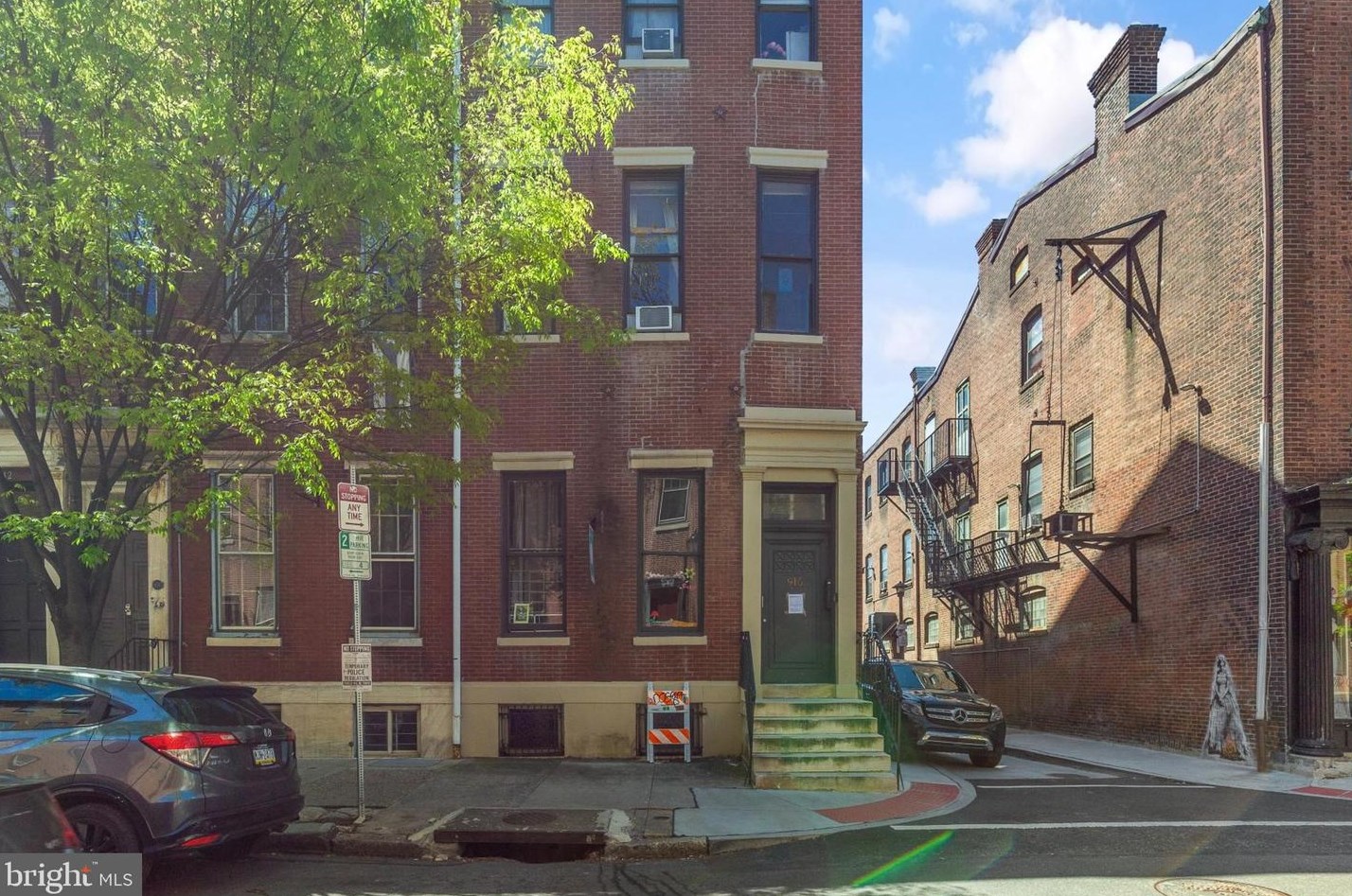 916 Pine St, Philadelphia PA 19107-6152 exterior