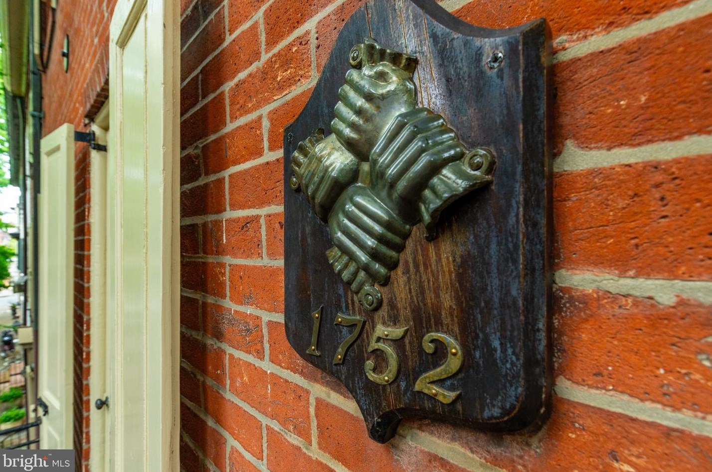 1914 Panama St, Philadelphia PA 19103-6610 exterior